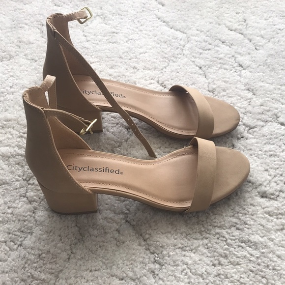 Cityclassified block heels, size 7, tan - Picture 2 of 3